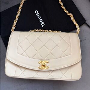 Chanel Diana Flap Bag Beige Lambskin 24k Gold Hardware Vintage Shoulder Bag